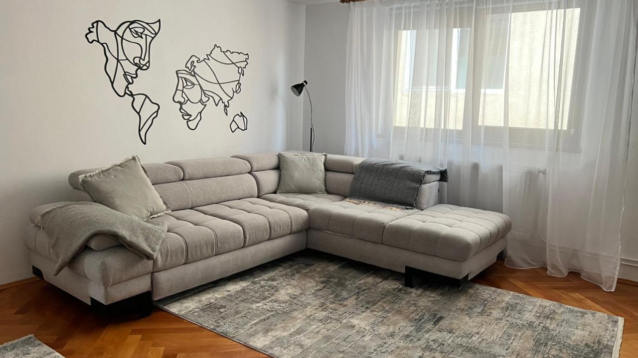 Travellers Apartment Cluj Napoca Bagian luar foto